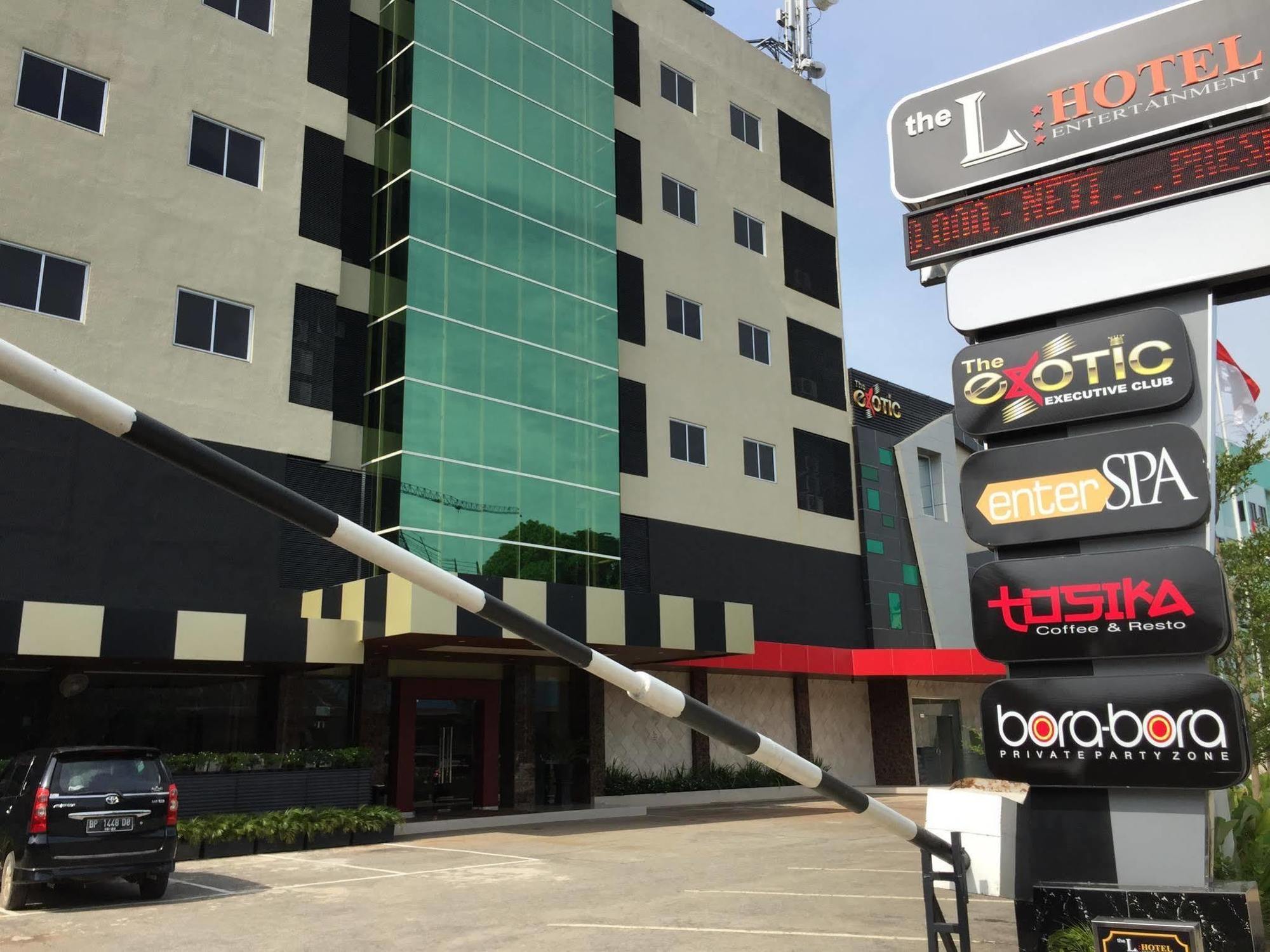 The L Hotel Entertainment Batam Exterior photo