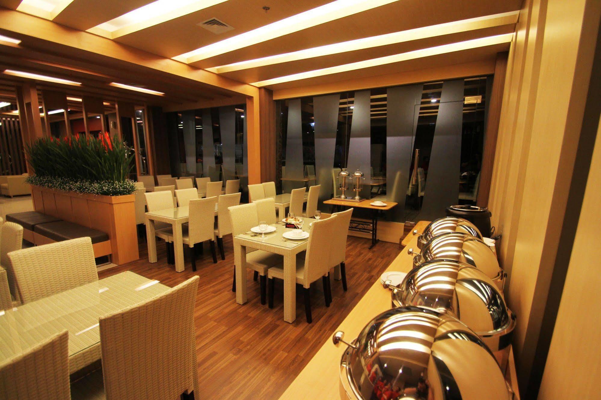 The L Hotel Entertainment Batam Exterior photo